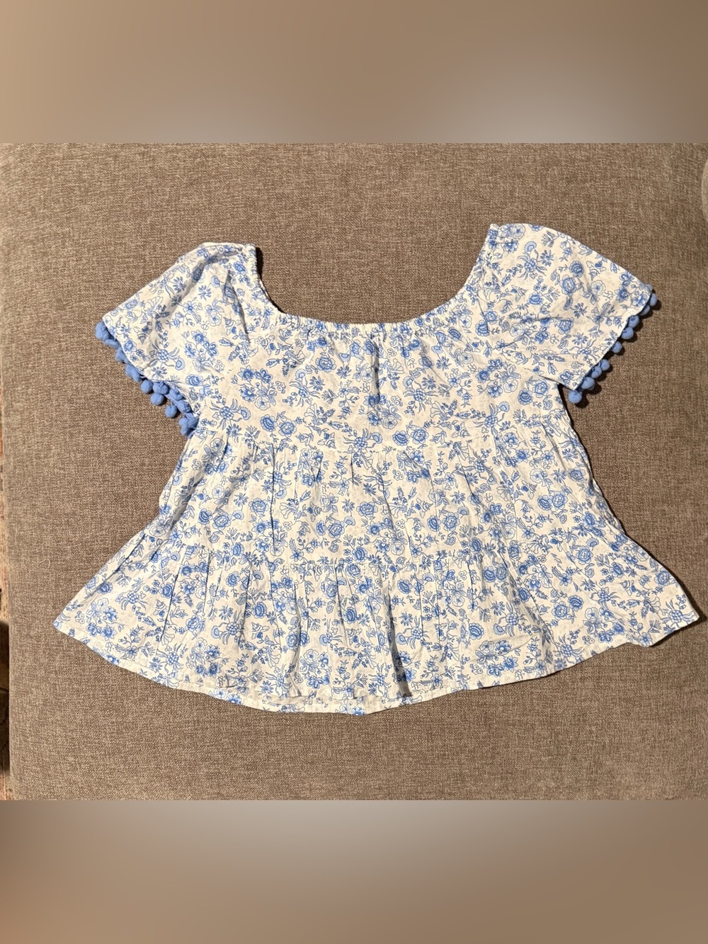 Crown & Ivy Kids Blue Floral Pom Pom Peasant Top M